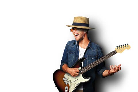 lachender Gitarrenmann